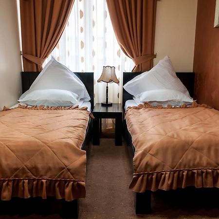 Pensiune Turistica Tosca Bacău Екстериор снимка